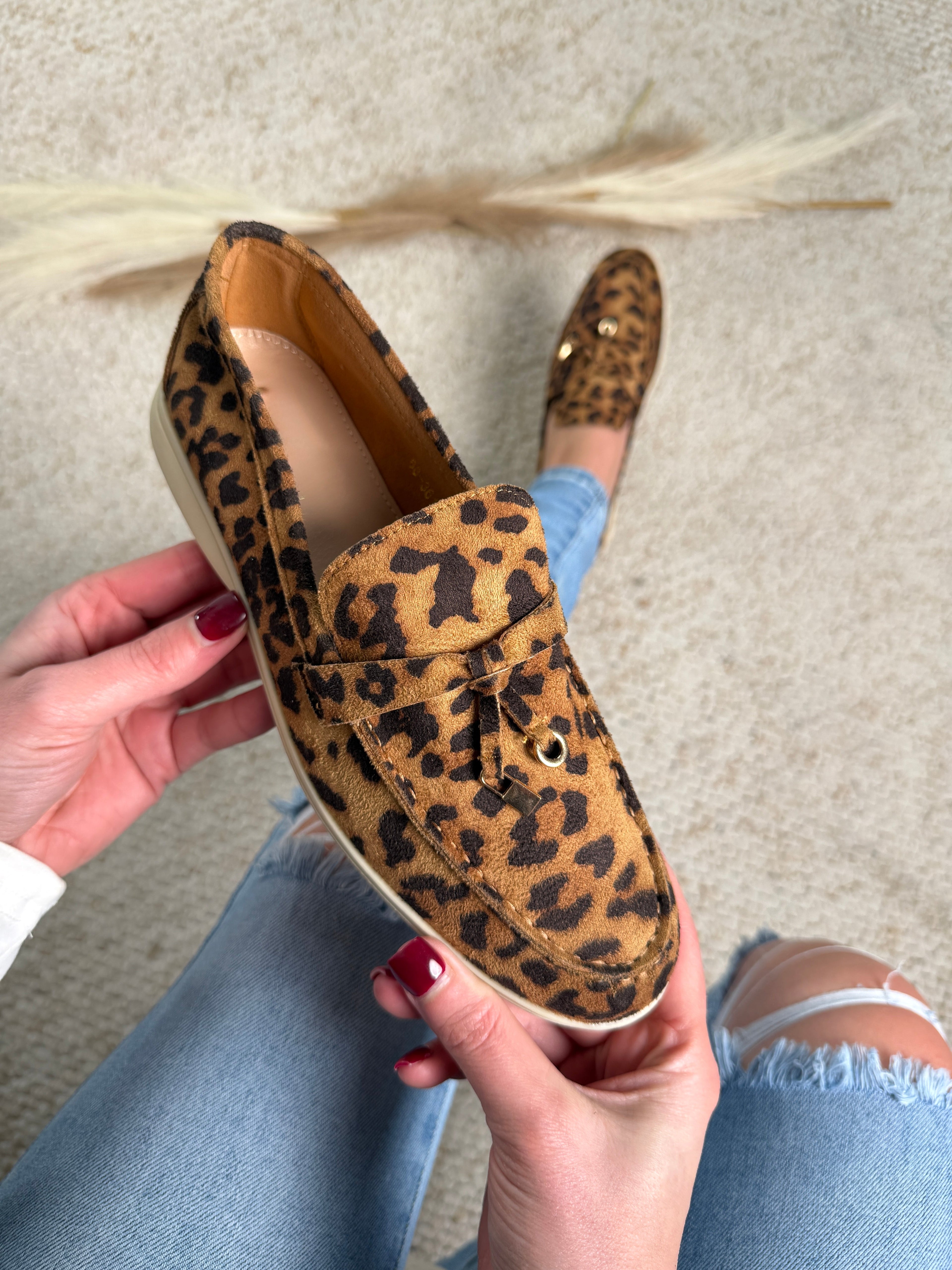 Wsuwany loafer w panterkę