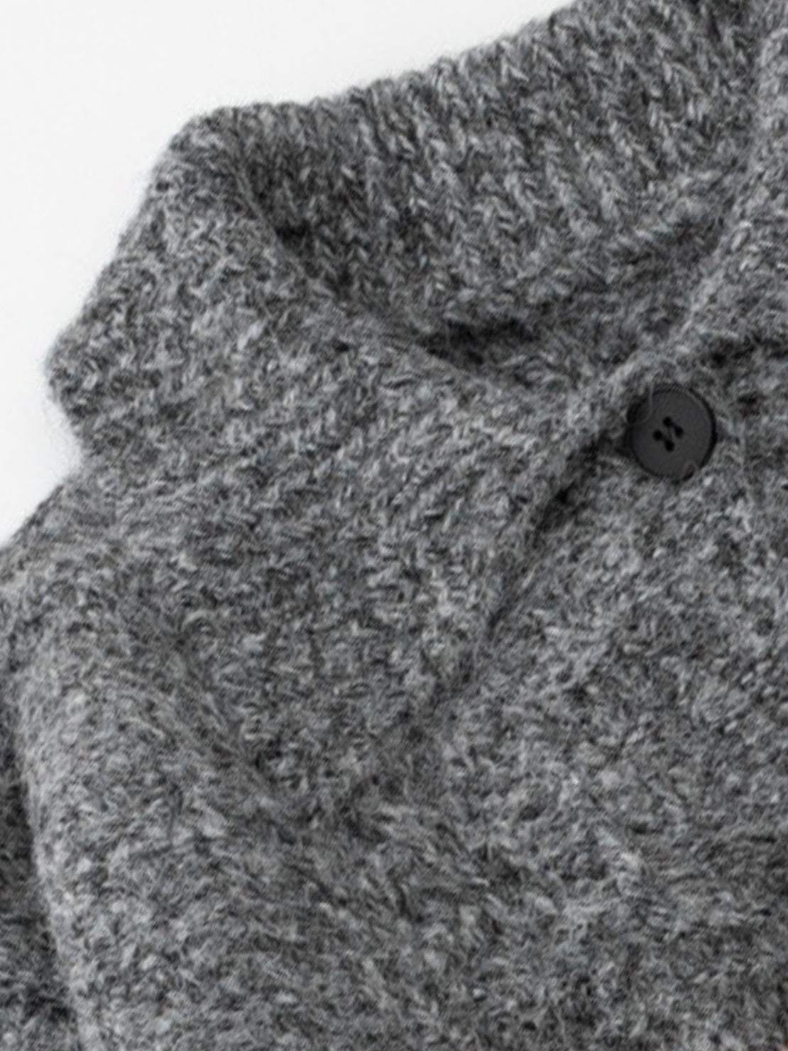 Sweter z wełny z guzikiem z przodu