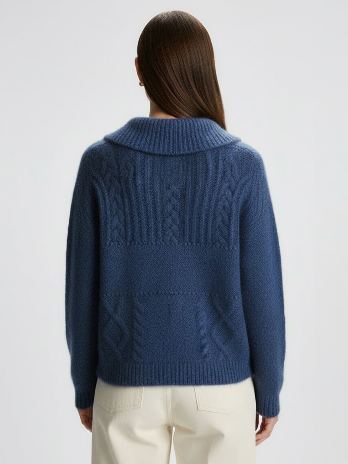 Sweter z wełny z guzikiem z przodu