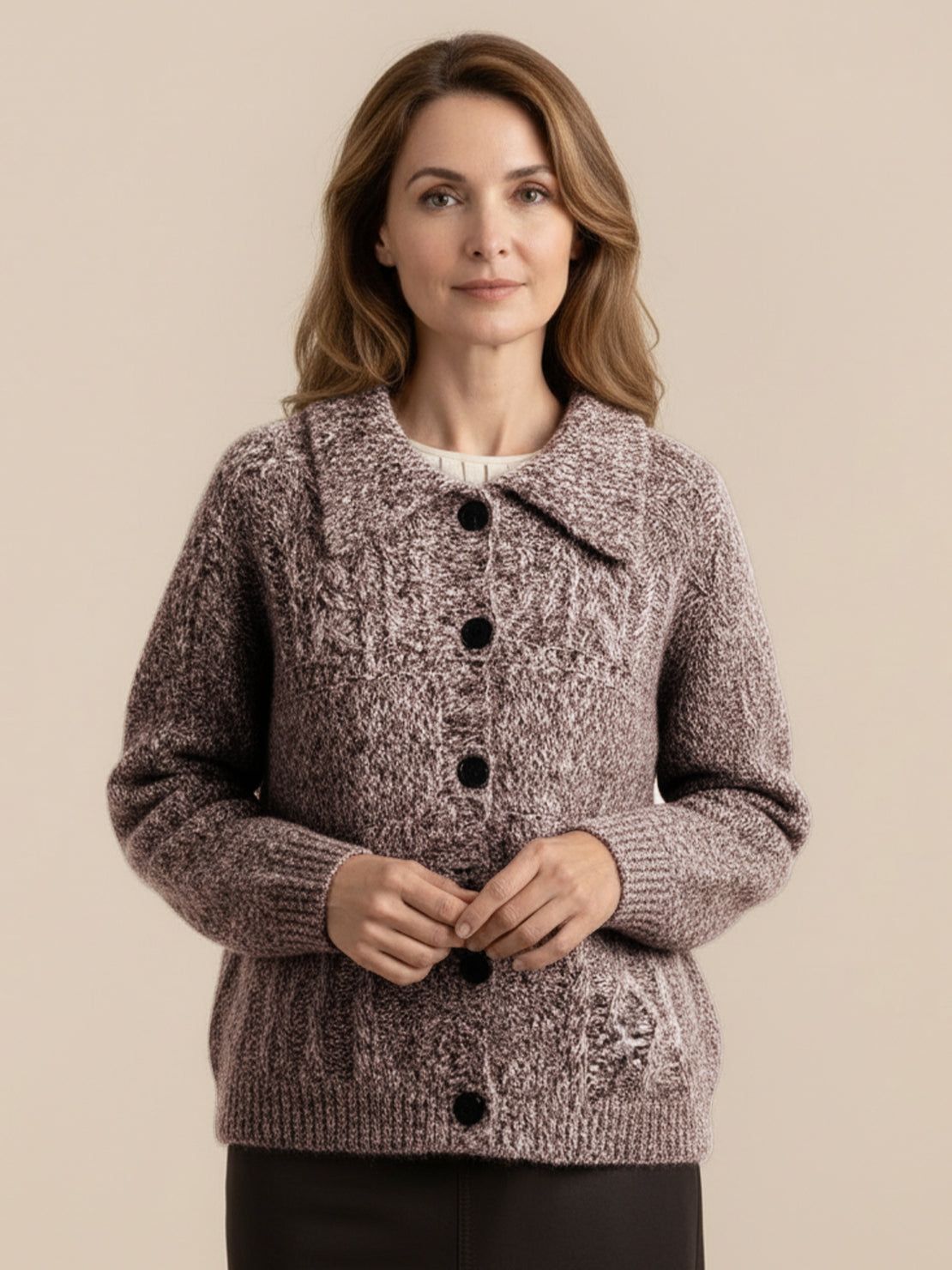 Sweter z wełny z guzikiem z przodu