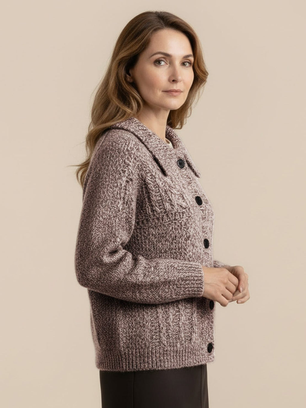 Sweter z wełny z guzikiem z przodu