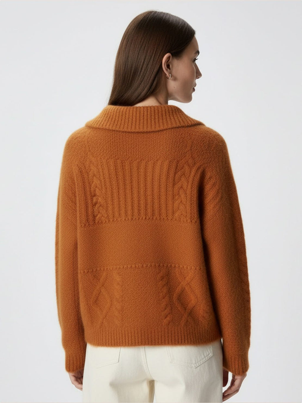 Sweter z wełny z guzikiem z przodu