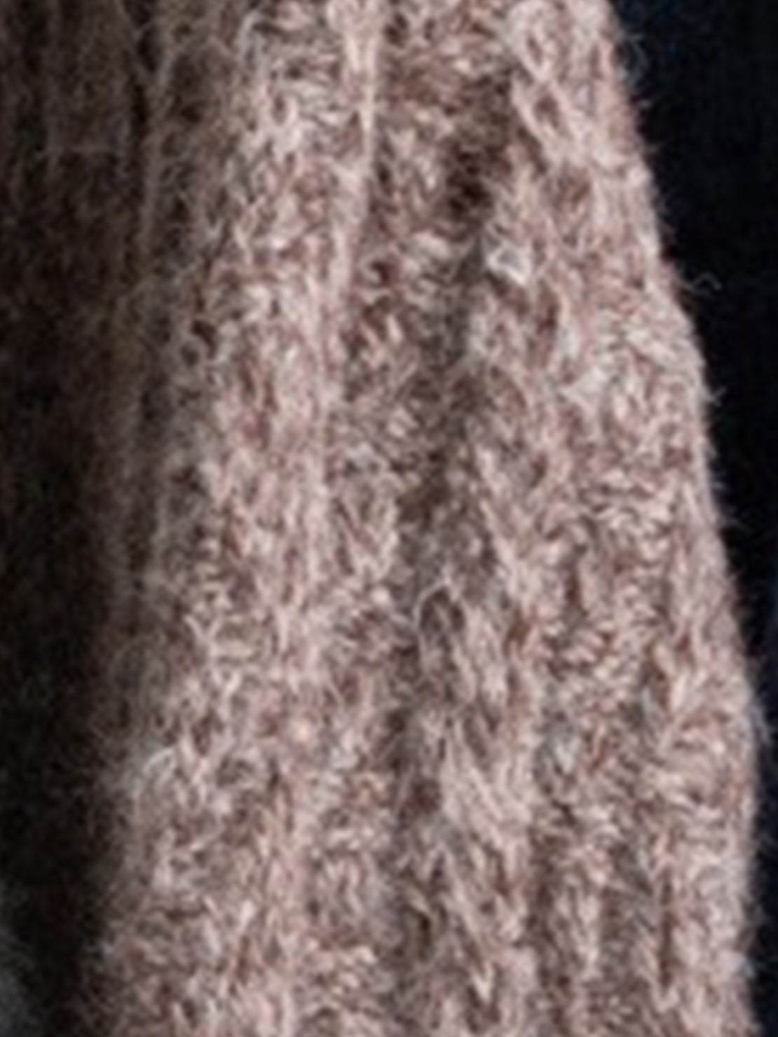 Sweter z wełny z guzikiem z przodu
