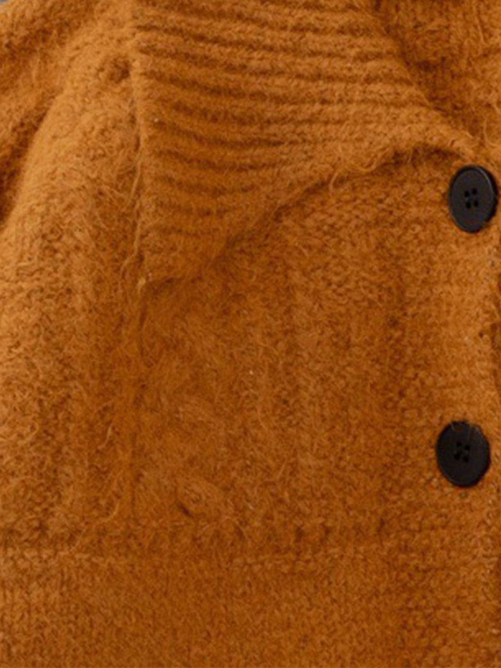 Sweter z wełny z guzikiem z przodu