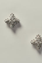 Pendiente Floral de Cuatro Puntas con Zirconia en Acabado Plateado