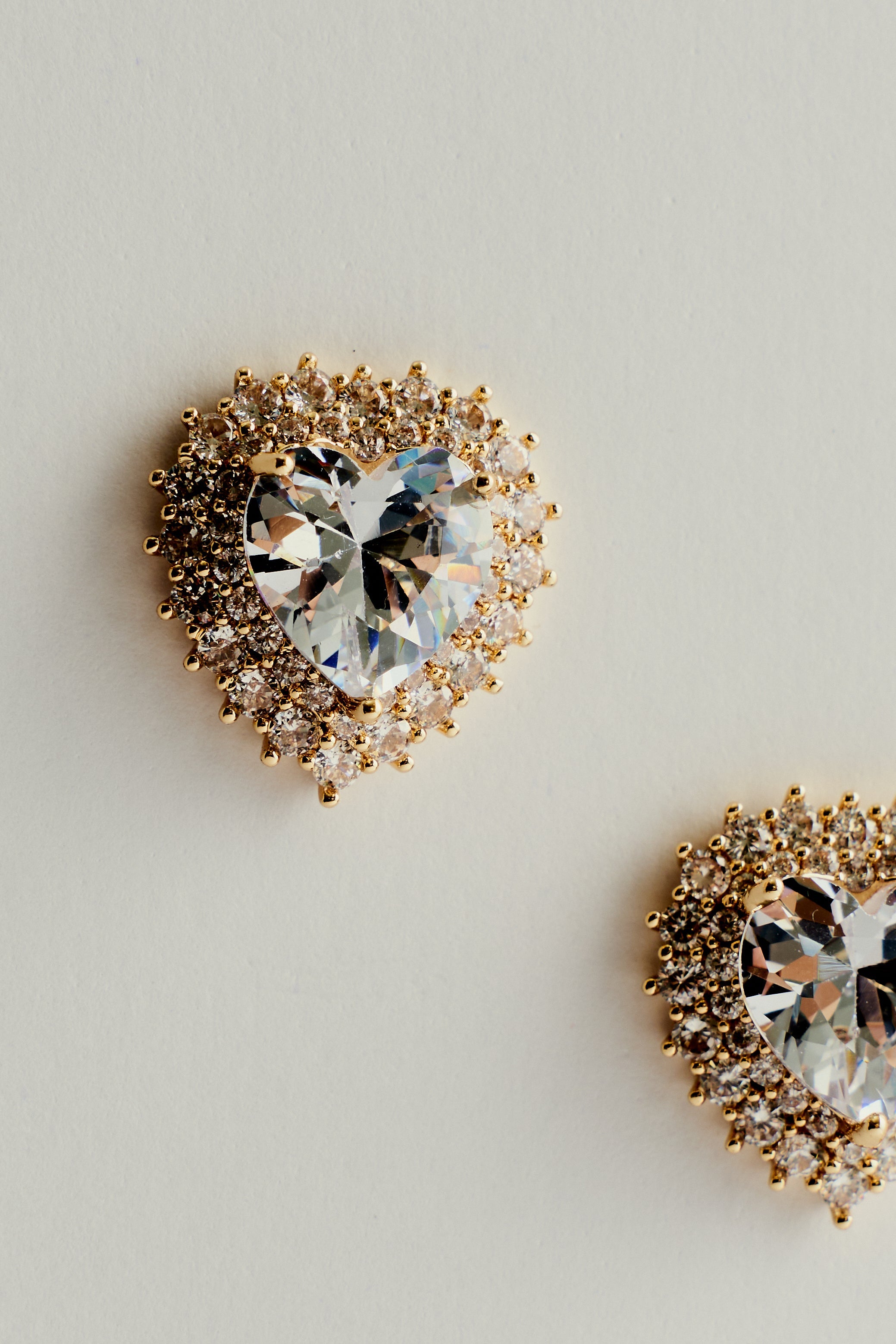 Pendientes de Corazón con Zirconia y Strass Dorado