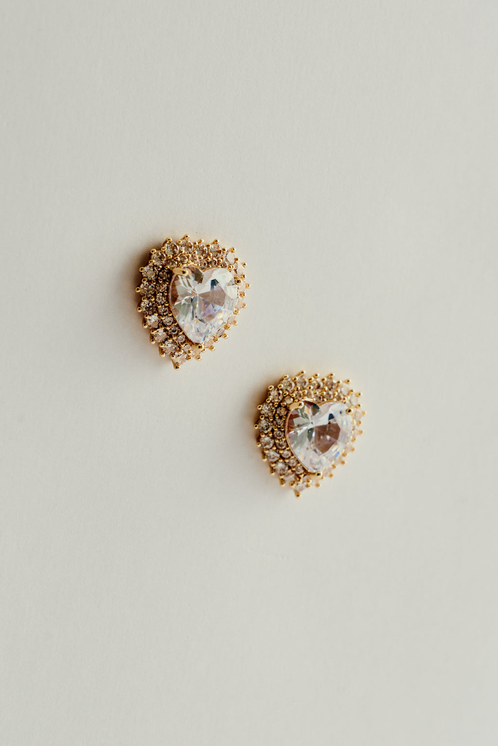 Pendientes de Corazón con Zirconia y Strass Dorado