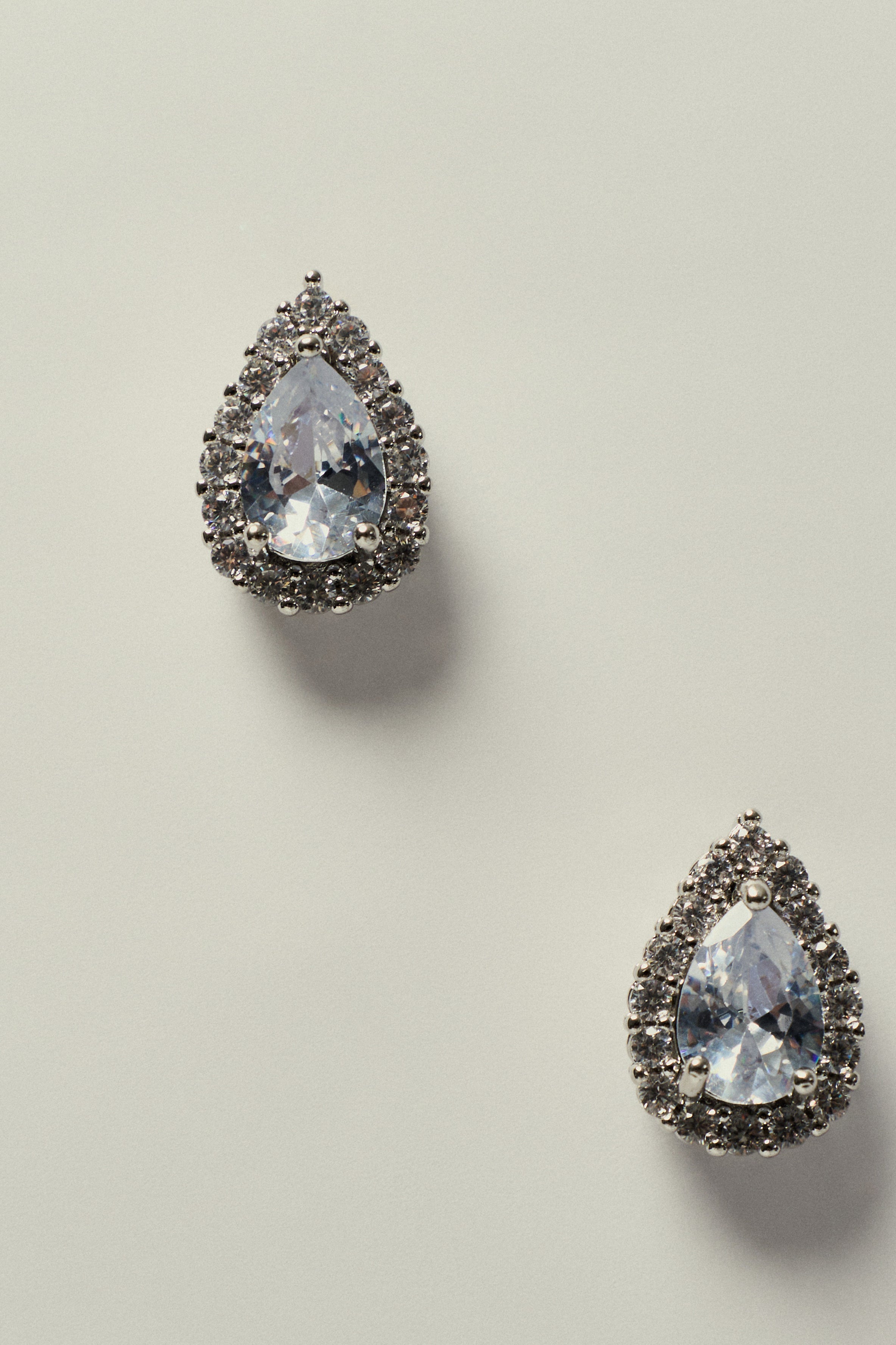 Pendientes en Forma de Gota con Circonitas y Strass Plateado