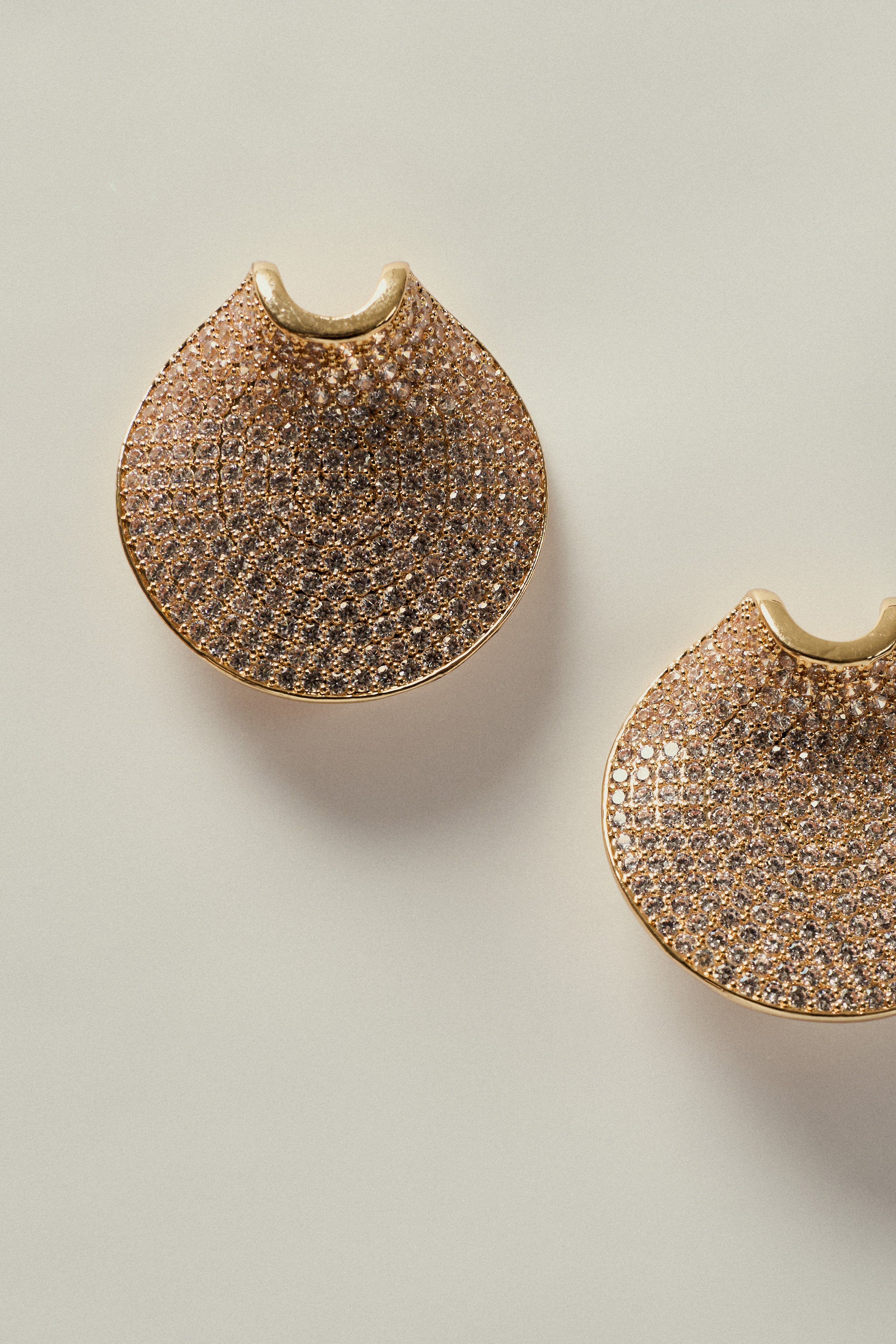 Pendientes de Diseño en Forma de Abanico con Strass Dorado