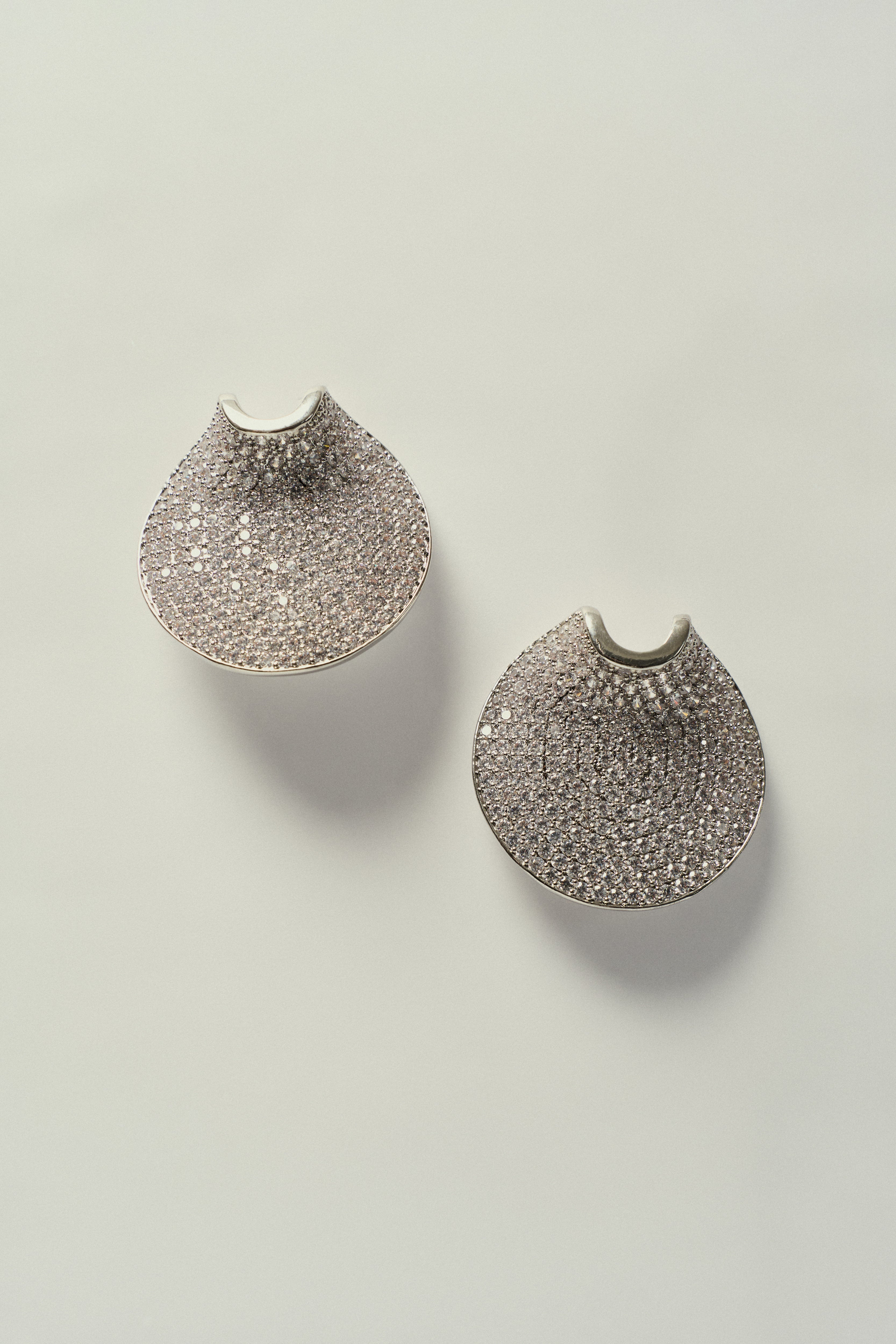 Pendientes de Abanico con Strass Plateado