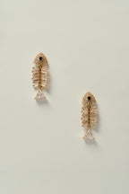 Pendiente de Pez con Circonitas y Detalles de Strass Dorado