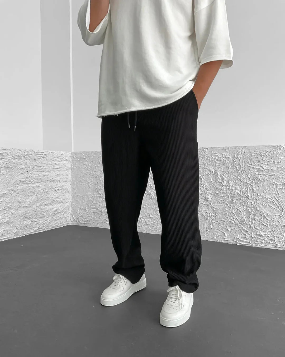 RAÉL | Pantalones de Canalé de Lujo con Corte Relajado