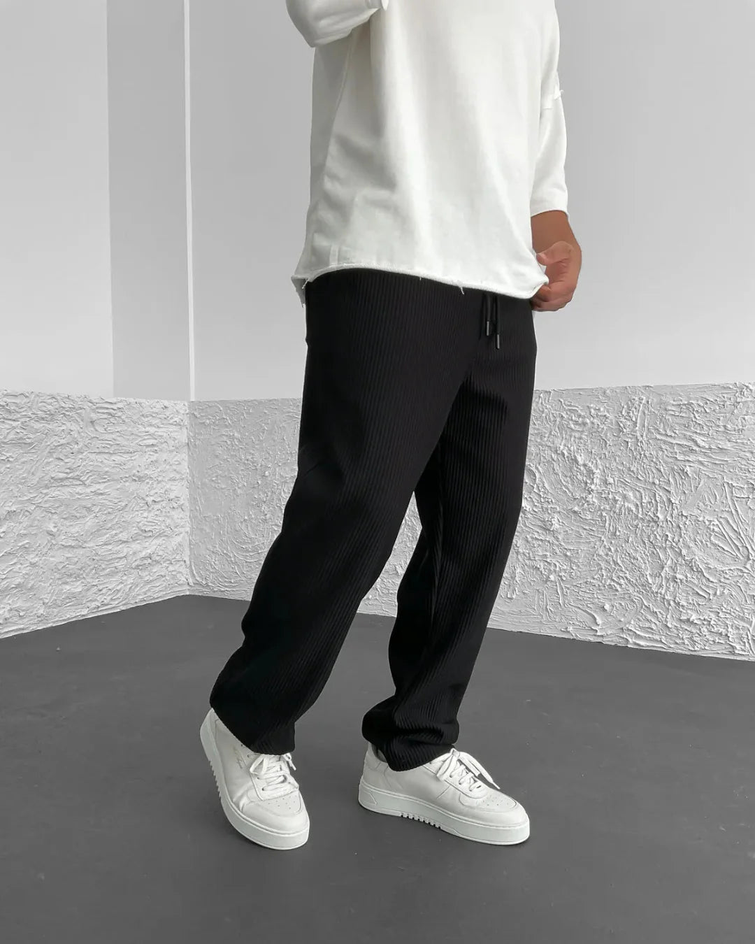 RAÉL | Pantalones de Canalé de Lujo con Corte Relajado