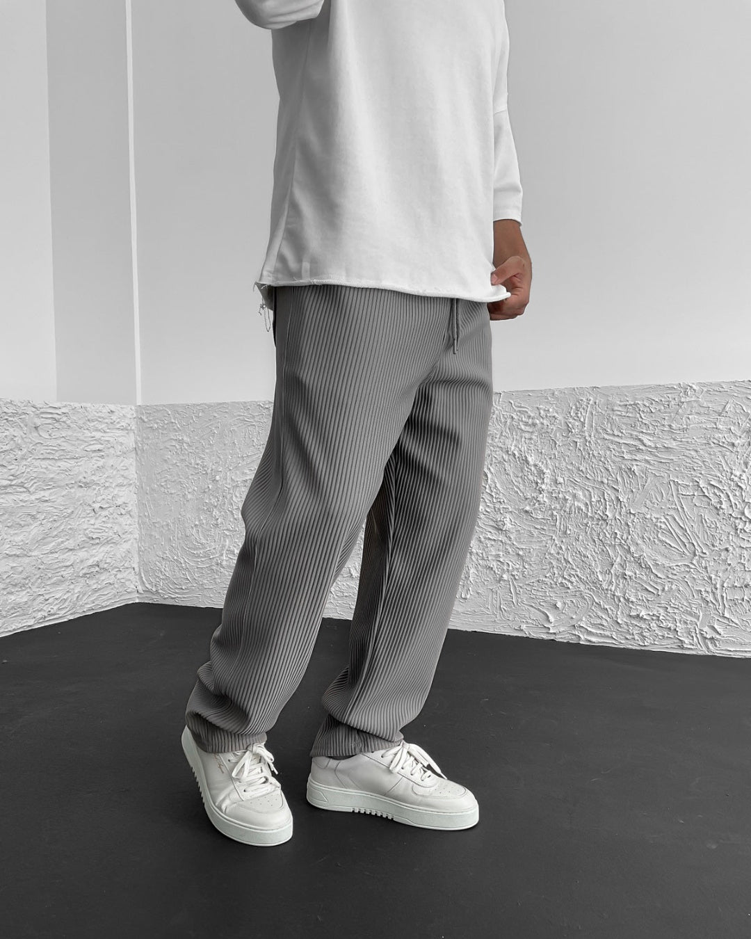 RAÉL | Pantalones de Canalé de Lujo con Corte Relajado