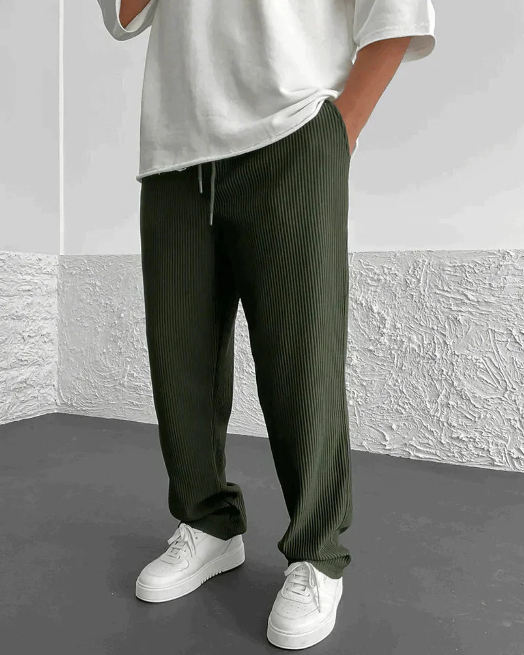 RAÉL | Pantalones de Canalé de Lujo con Corte Relajado