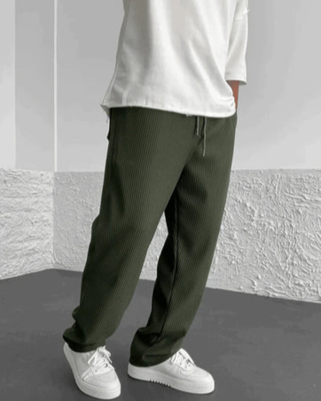 RAÉL | Pantalones de Canalé de Lujo con Corte Relajado