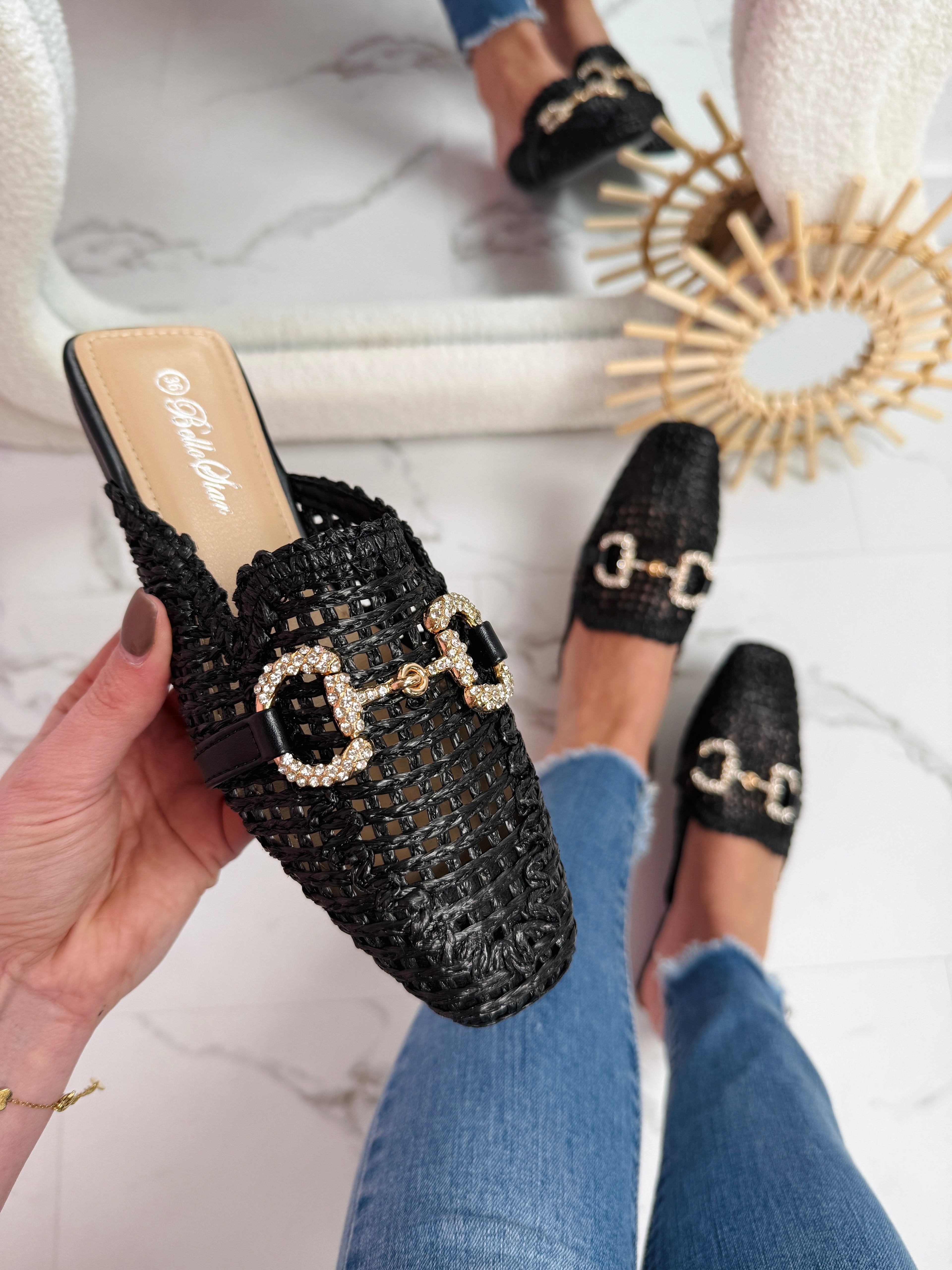 Czarne buty wsuwane