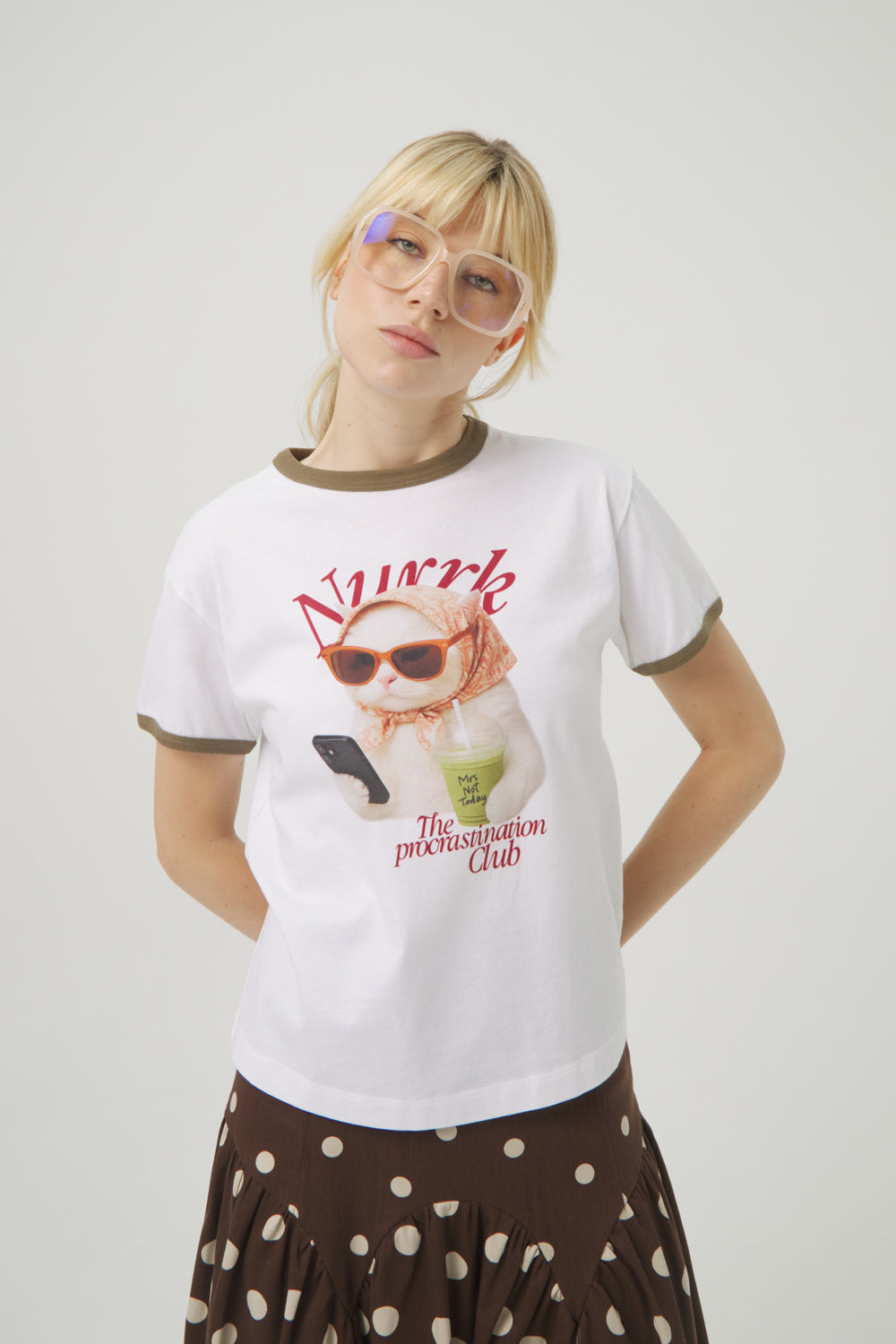 CAMISETA BEIGE GATITO PROCRASTINADOR