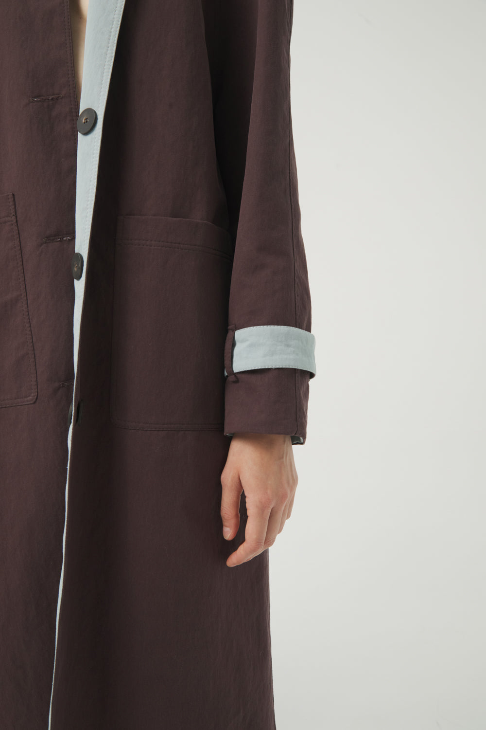 TRENCH REVERSIBLE CHOCOLATE Y AZUL