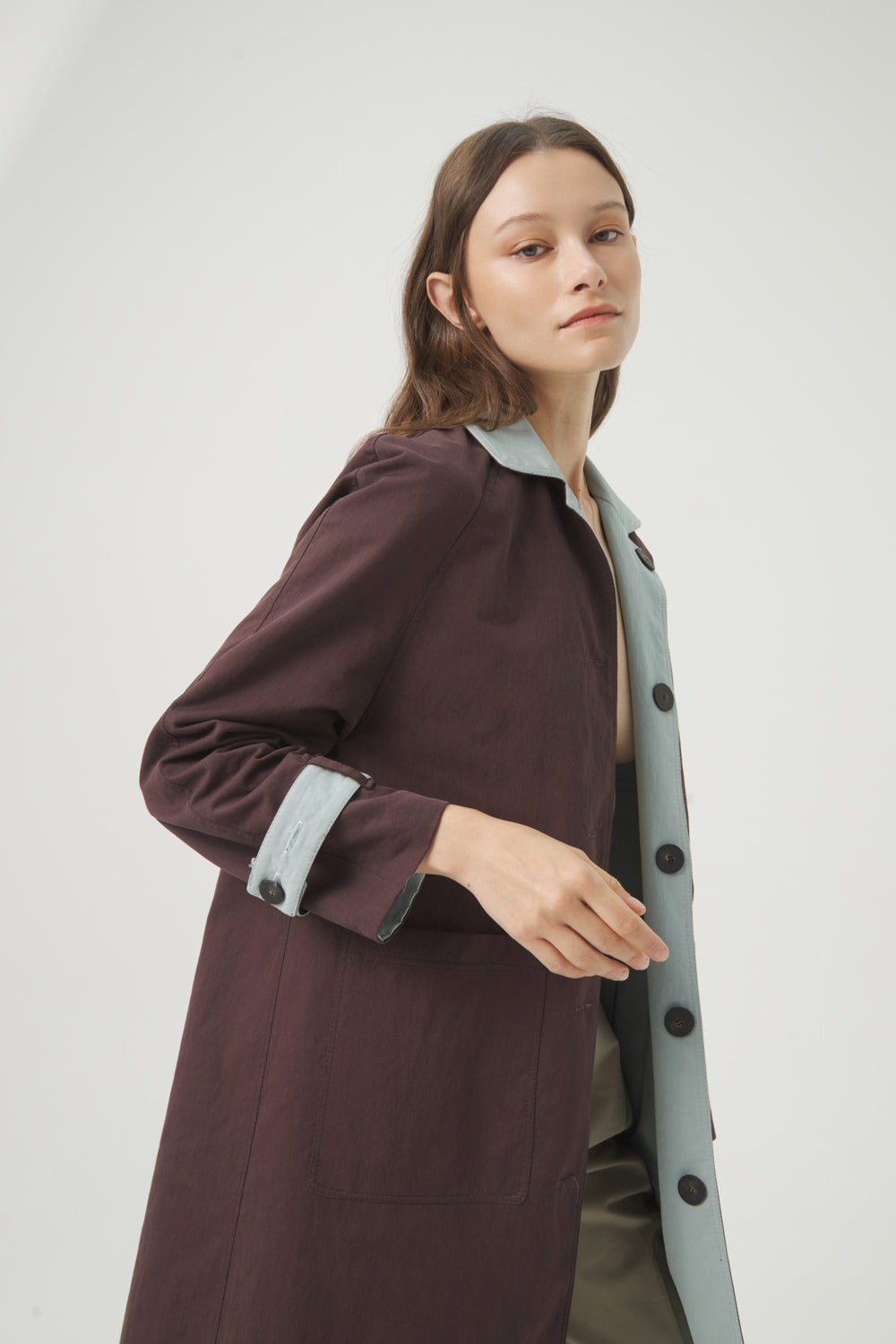 TRENCH REVERSIBLE CHOCOLATE Y AZUL