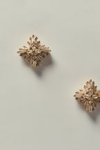 Pendiente Floral de Cuatro Puntas con Zirconia en Dorado
