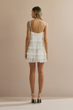 Vestido Corto de Tul con Escote en V, Volantes y Tirantes con Detalle de Encaje - Duna Off White