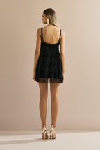 Vestido Corto de Tul con Escote en V, Volantes y Tirantes con Detalle en Encaje - Duna Negro