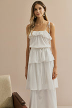 Vestido Midi Largo de Satén con Tirantes Finos, Volante en el Escote y Capas Superpuestas - Santiago Off White