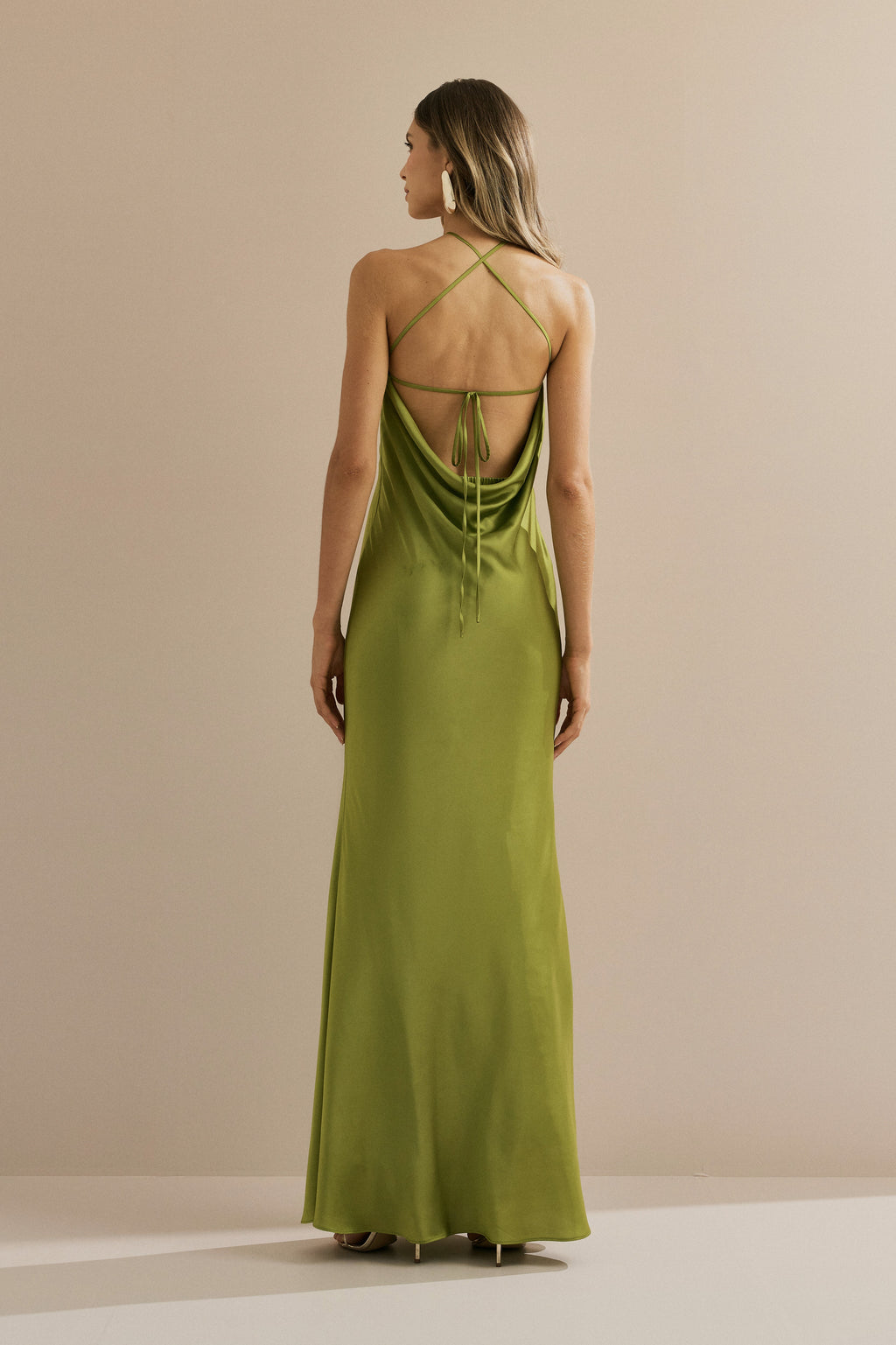 Vestido Midi Largo de Satén con Escote Triangular y Atadura en la Espalda - Capri Verde Claro