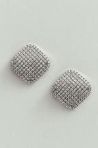 Aretes Cuadrados con Botón y Piedras Preciosas en Acabado Plateado