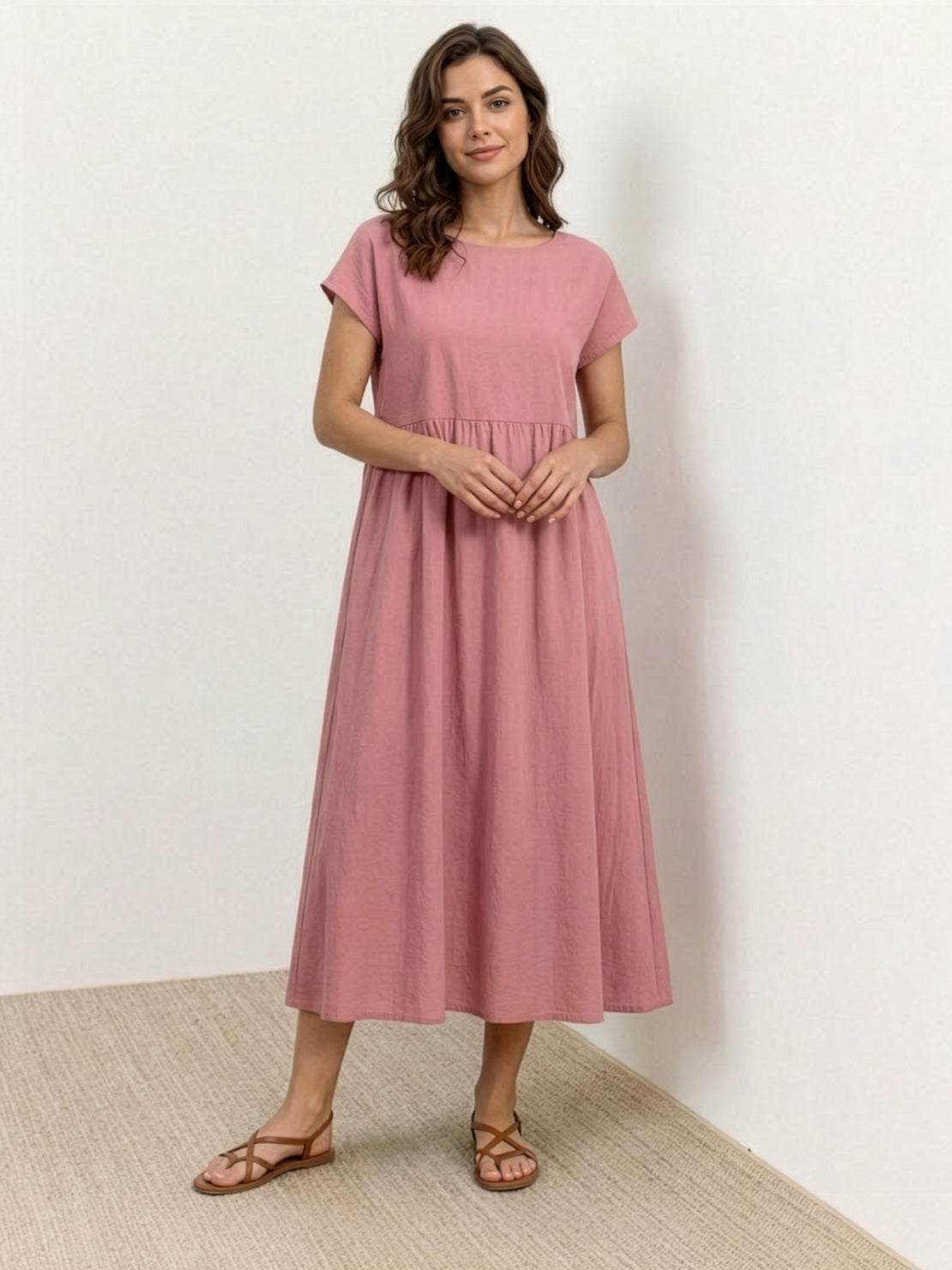 Dominika sukienka midi z obszernymi plisami z krótkimi rękawkami
