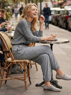 Europejski Minimalizm: Zrelaksowany Sweter i Spodnie