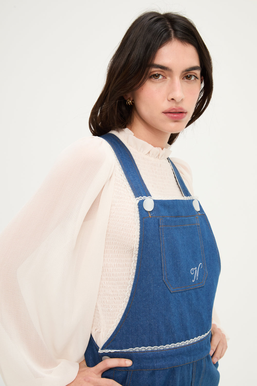 OVEROL DE DENIM CON ENCAJE