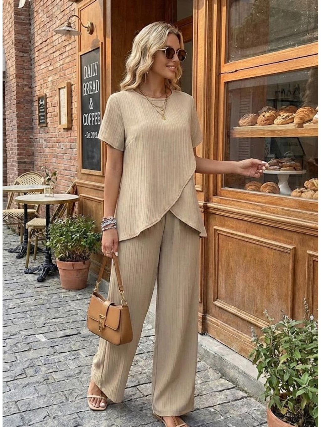 Elegancki Zestaw Dwuczęściowy z Teksturowanym Wykończeniem