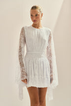Vestido Corto de Encaje, con Elástico en la Cintura y Mangas Amplias - Aira Off White