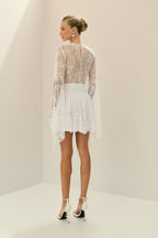 Vestido Corto de Encaje, con Elástico en la Cintura y Mangas Amplias - Aira Off White