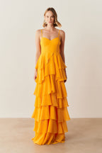 Vestido Largo Amarillo Indonesia con Escote Corazón, Tirantes Finos y Falda Volante