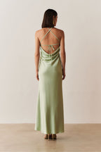 Vestido Midi Largo de Satén con Escote Triangular y Lazo en la Espalda - Capri Menta