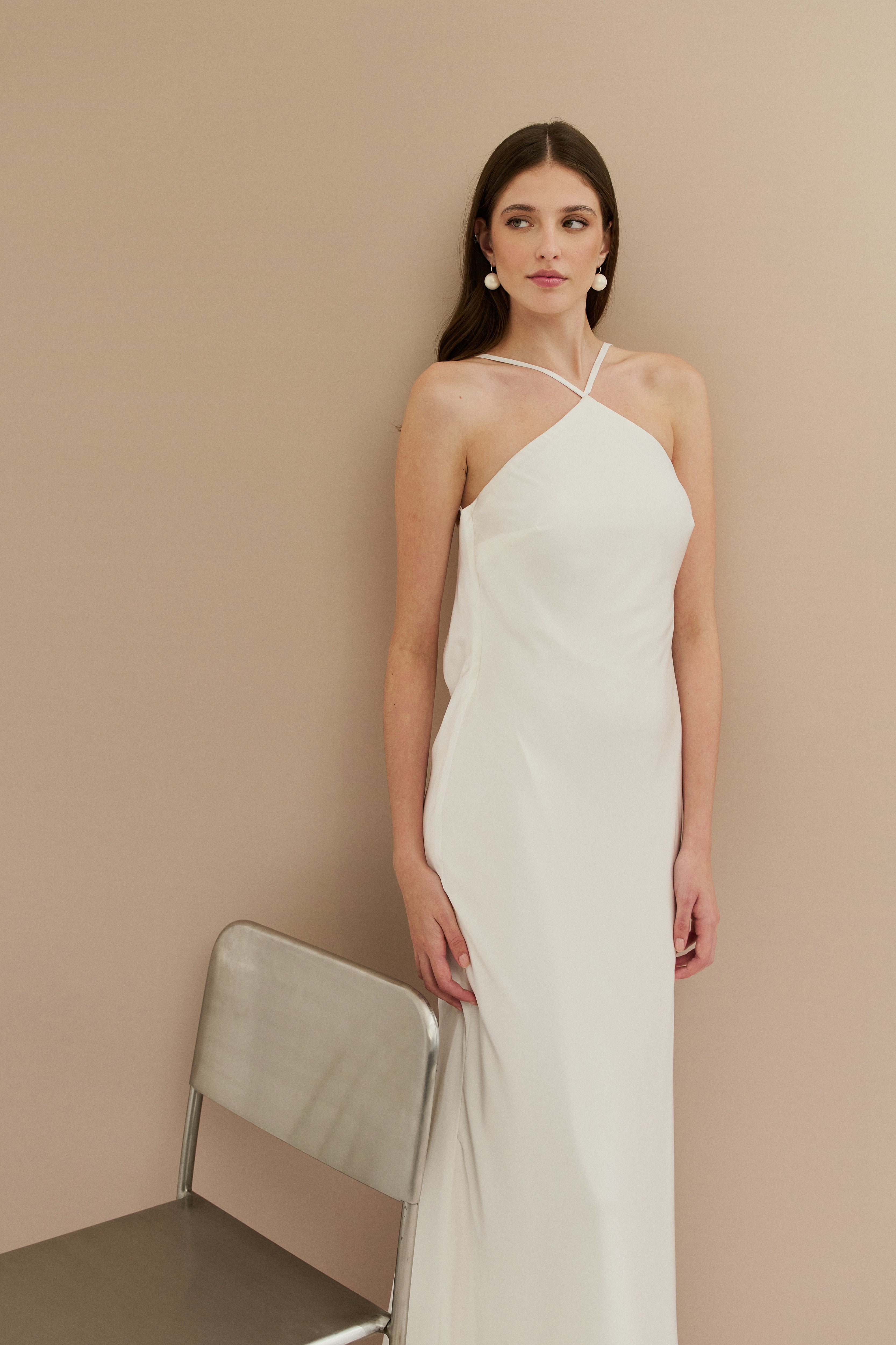 Vestido Midi Largo de Satén con Escote Triangular y Lazo en la Espalda - Capri Off White