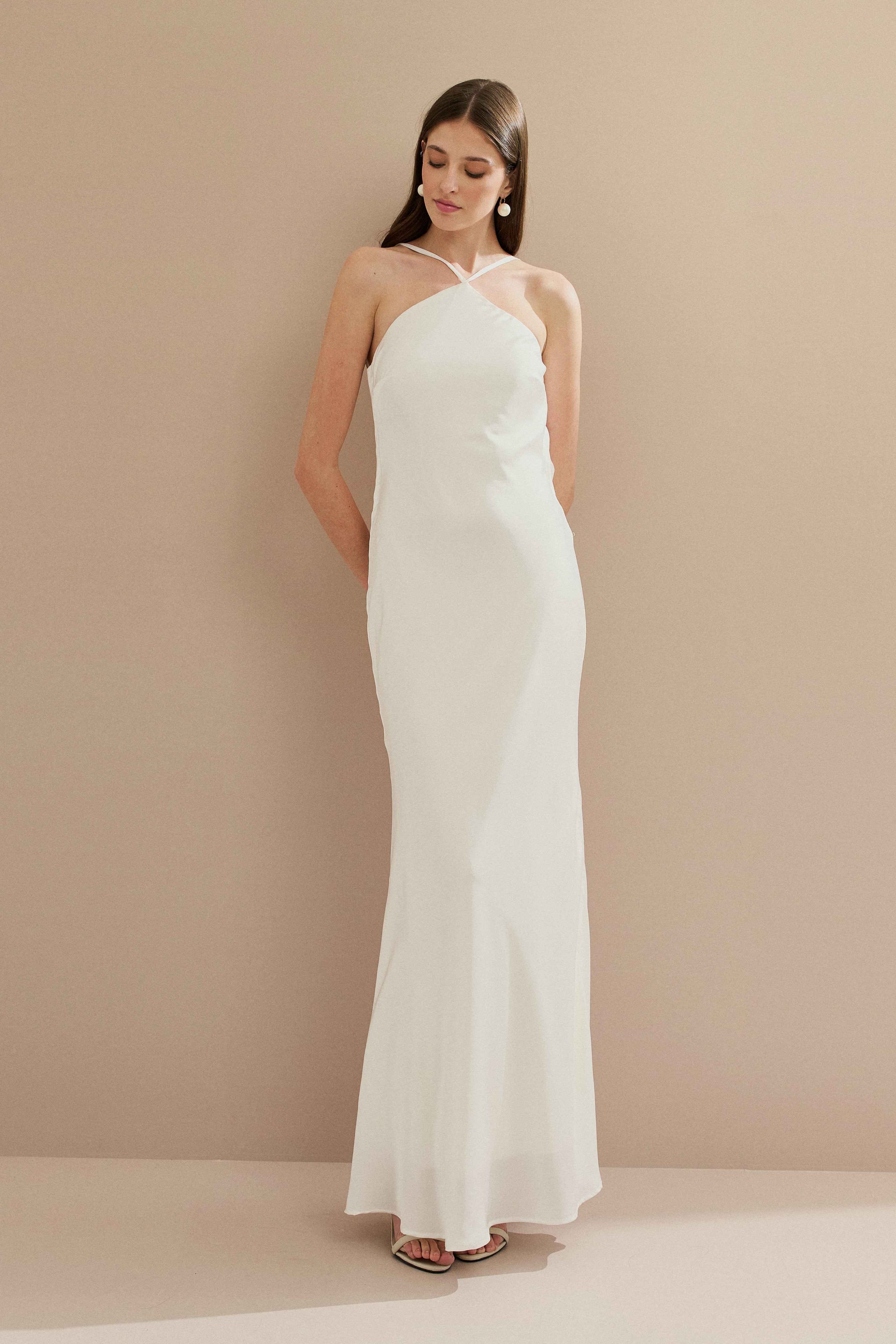 Vestido Midi Largo de Satén con Escote Triangular y Lazo en la Espalda - Capri Off White