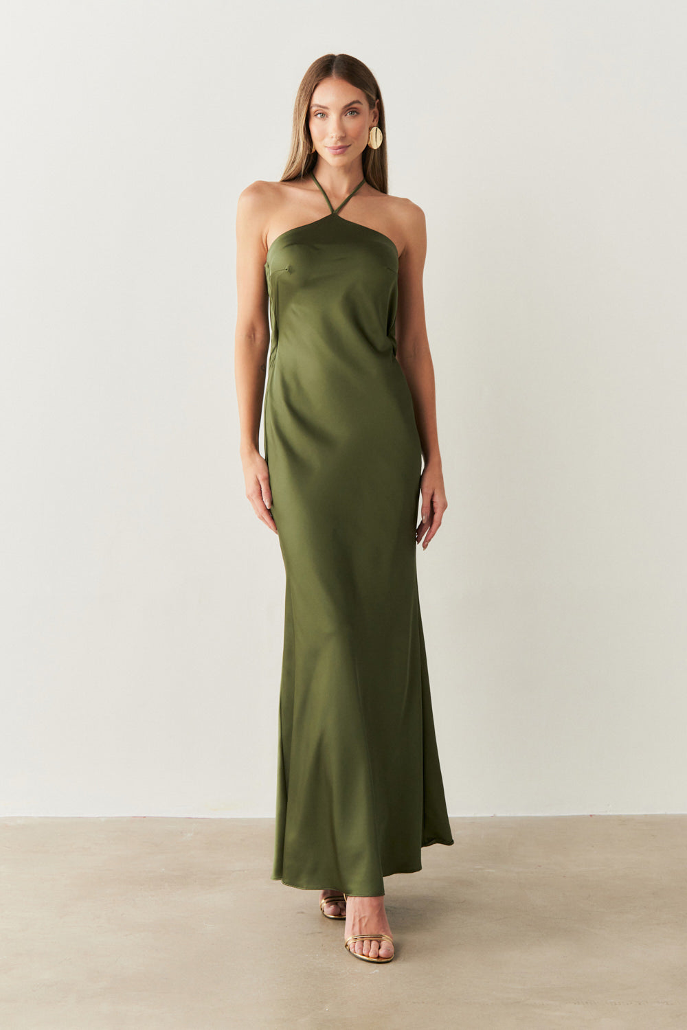 Vestido Midi Largo de Satén con Escote Triangular y Lazo en la Espalda - Capri Oliva
