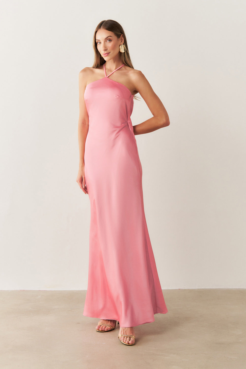 Vestido Largo Midi de Satén con Escote Triangular y Amarre en la Espalda - Capri Rosa