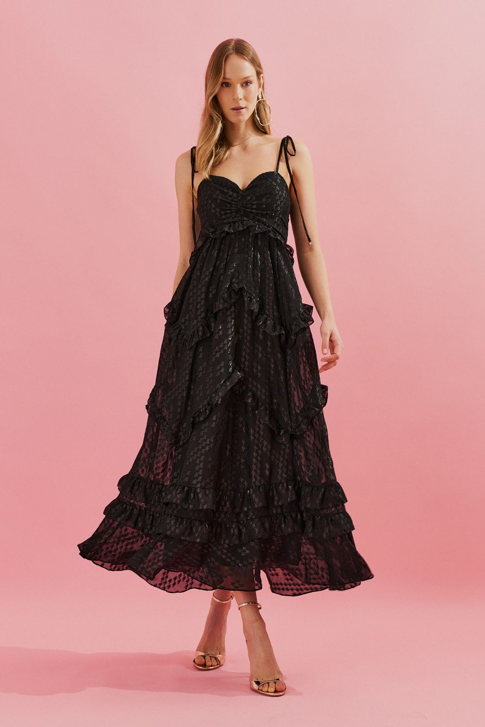 Vestido Midi con Tirantes Finos y Volantes en la Falda - Holanda Negro