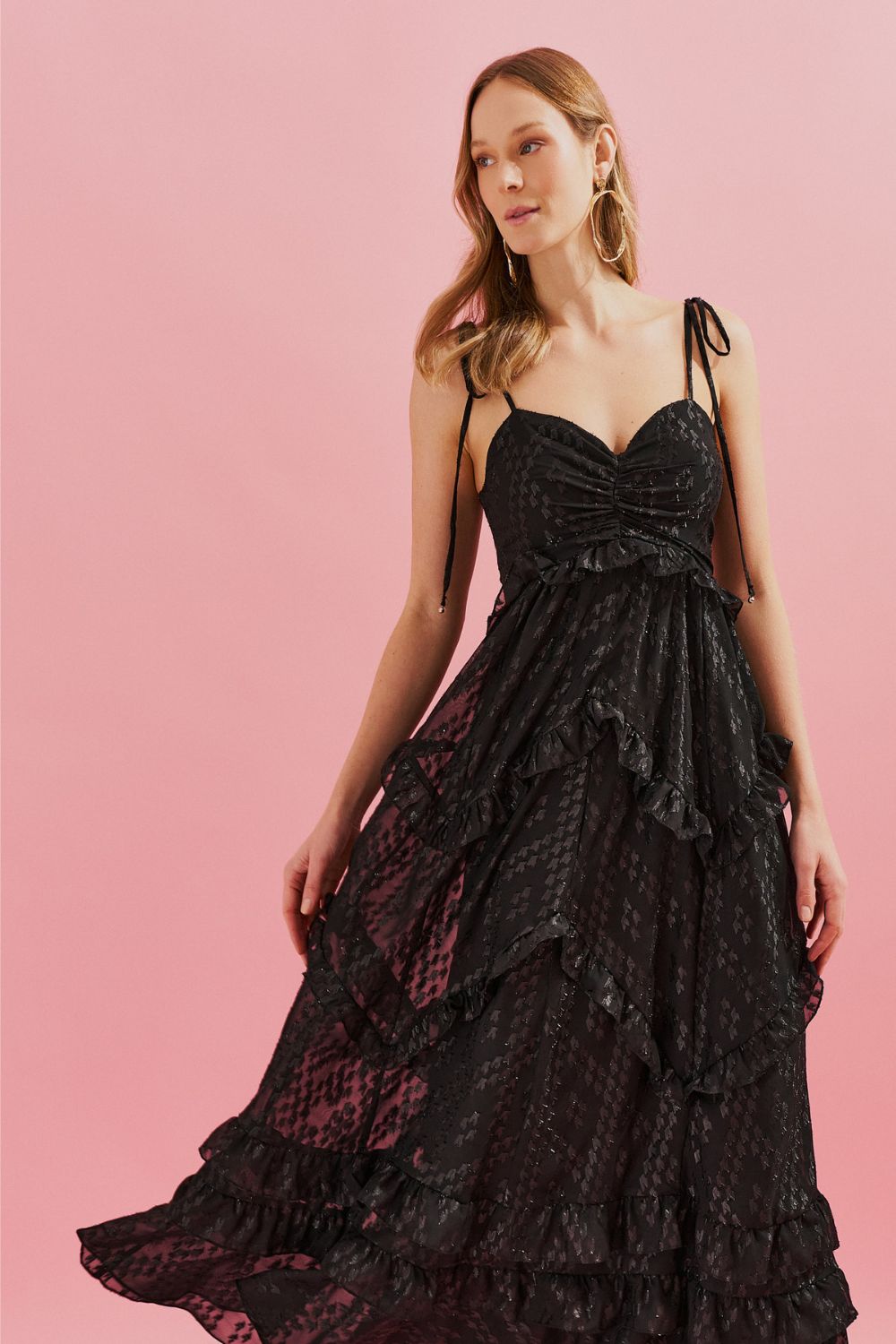 Vestido Midi con Tirantes Finos y Volantes en la Falda - Holanda Negro