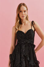 Vestido Midi con Tirantes Finos y Volantes en la Falda - Holanda Negro