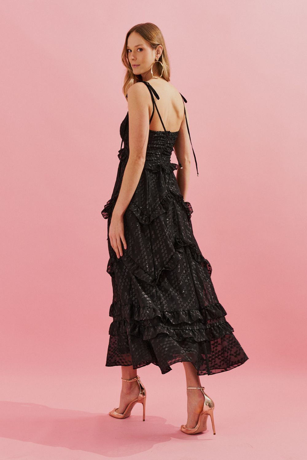 Vestido Midi con Tirantes Finos y Volantes en la Falda - Holanda Negro