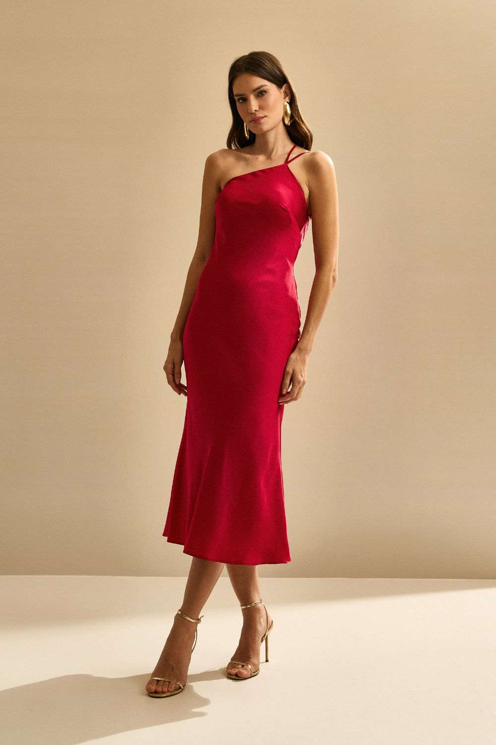 Vestido Midi de Satén con Escote Triangular Lateral y Amarre en la Espalda - Gana Rojo